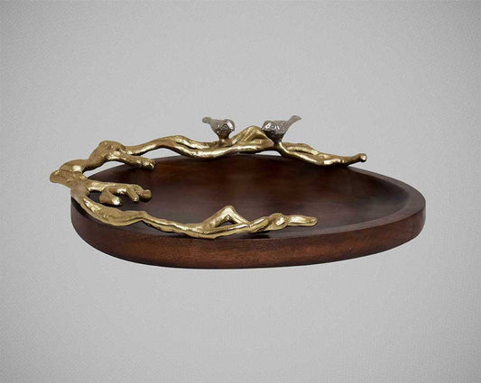Platter in dark walnut with a decorative finish wood with gold-finished nickel-plated aluminum handle.