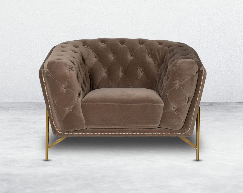 Lean back and lounge in luxurious style on this stunning sofa set. This1  glam sofa features plush velvet upholstery that is both classy and sumptuous against your skin, a single seat cushioned