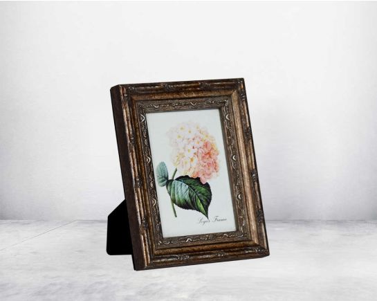 Photo frame in wood with decorative border in classic design. - large 