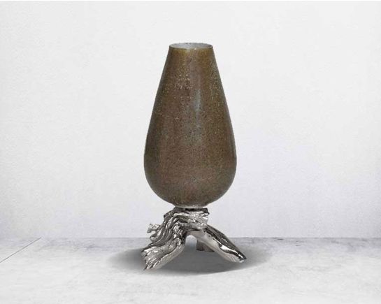 Vase in sand lustre glass and antique gold with nickel-plated aluminium decorative base.